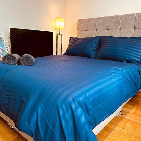 Stunning One Bedroom Studio Flat Londres Exterior foto